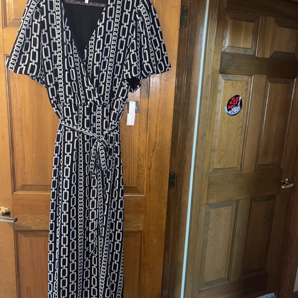 Robbie Bee Black and White Chain Maxi Dress